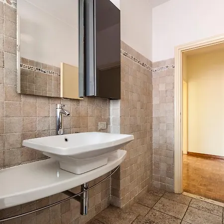 Appartement Hostly - Light And Wood Near The Tower - 100sqm, 6 Pax, 2 Bedrooms, Town Center Pise